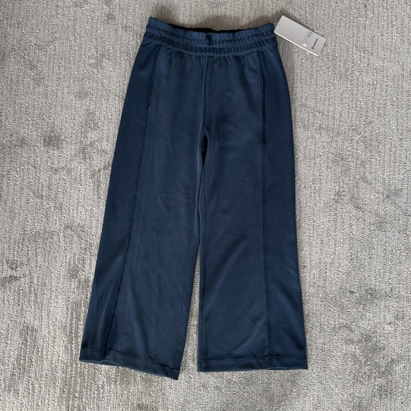 Lululemon Ribbed Softstreme Mid Rise Wide Leg Crop 25” - Picture 4 of 11